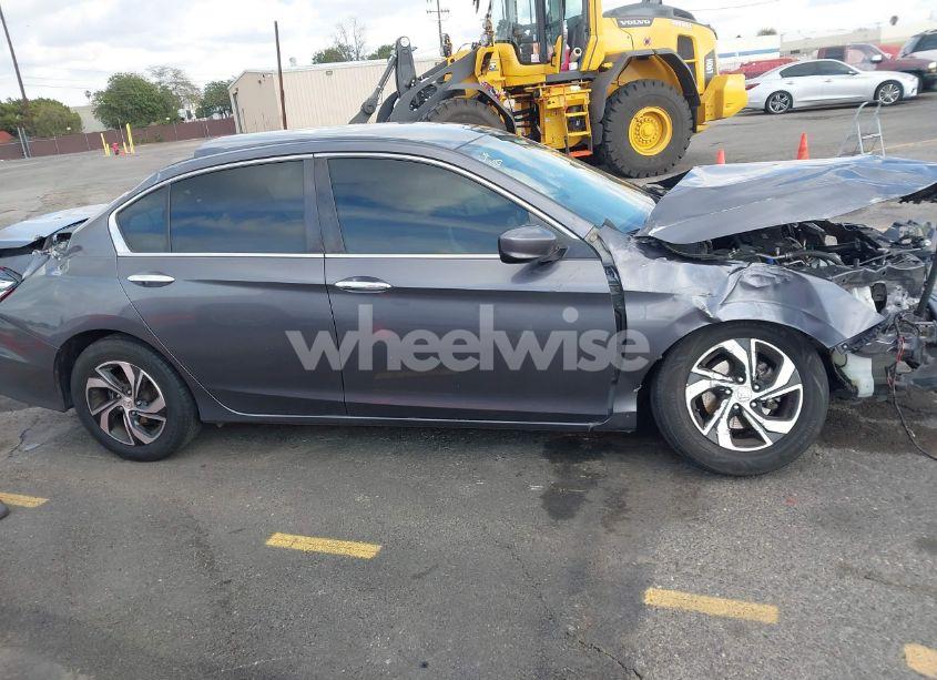 Photo 13 of 2017 Honda Accord LX (VIN 1HGCR2F33HA103873)