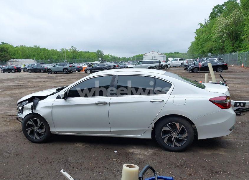 Photo 14 of 2017 Honda Accord LX (VIN 1HGCR2F33HA120995)