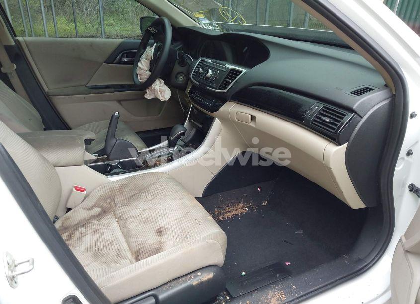 Photo 5 of 2017 Honda Accord LX (VIN 1HGCR2F33HA120995)