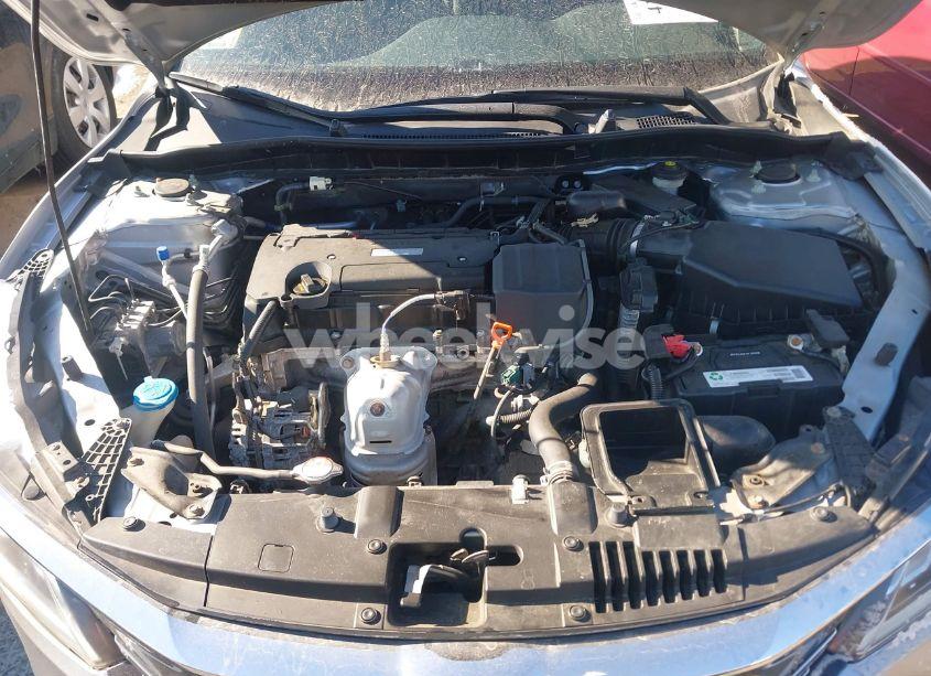 Photo 10 of 2017 Honda Accord LX (VIN 1HGCR2F33HA135903)