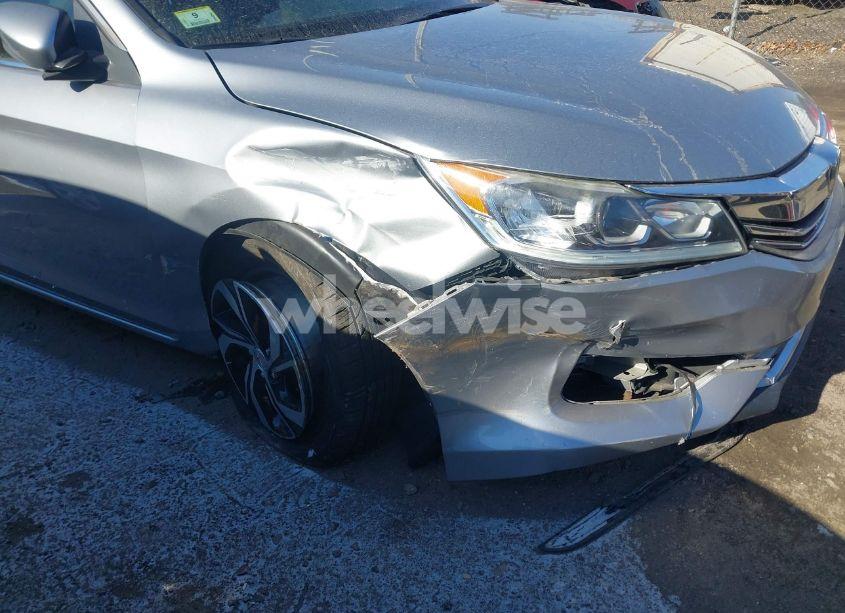 Photo 6 of 2017 Honda Accord LX (VIN 1HGCR2F33HA135903)