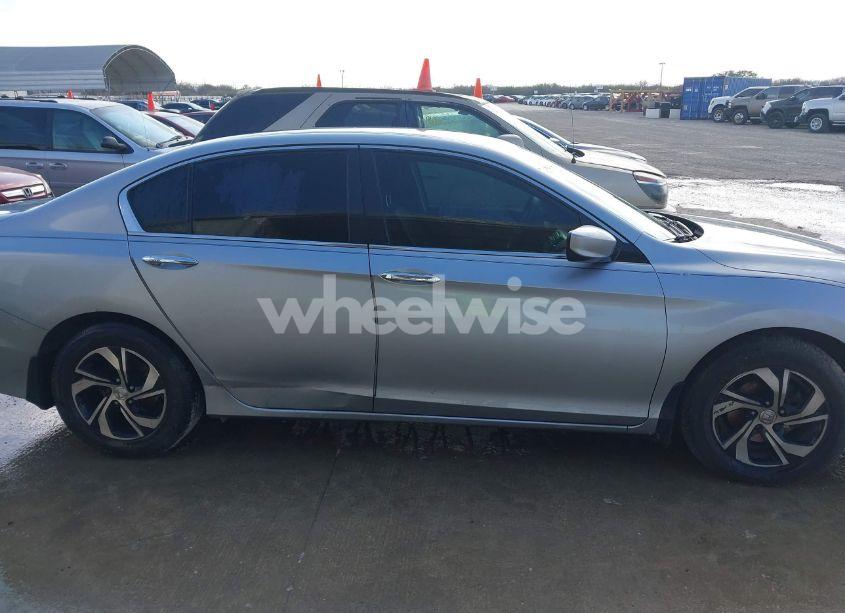 Photo 13 of 2017 Honda Accord LX (VIN 1HGCR2F33HA177214)