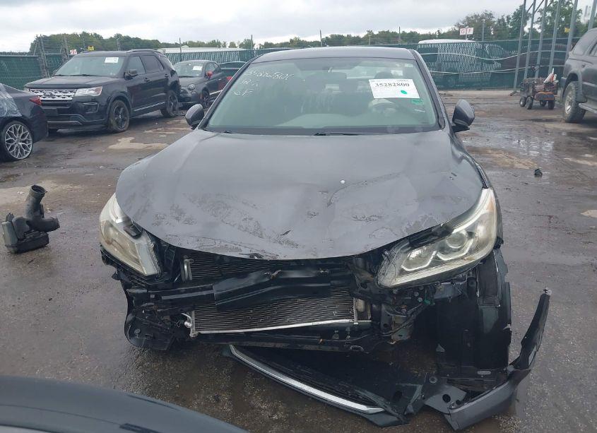 Photo 13 of 2017 Honda Accord LX (VIN 1HGCR2F33HA192182)