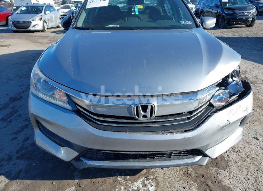 Photo 12 of 2017 Honda Accord LX (VIN 1HGCR2F33HA193428)