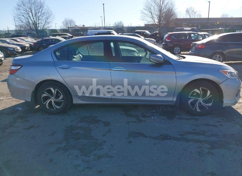 Photo 13 of 2017 Honda Accord LX (VIN 1HGCR2F33HA193428)