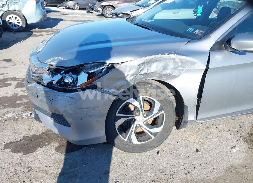 Photo 6 of 2017 Honda Accord LX (VIN 1HGCR2F33HA193428)