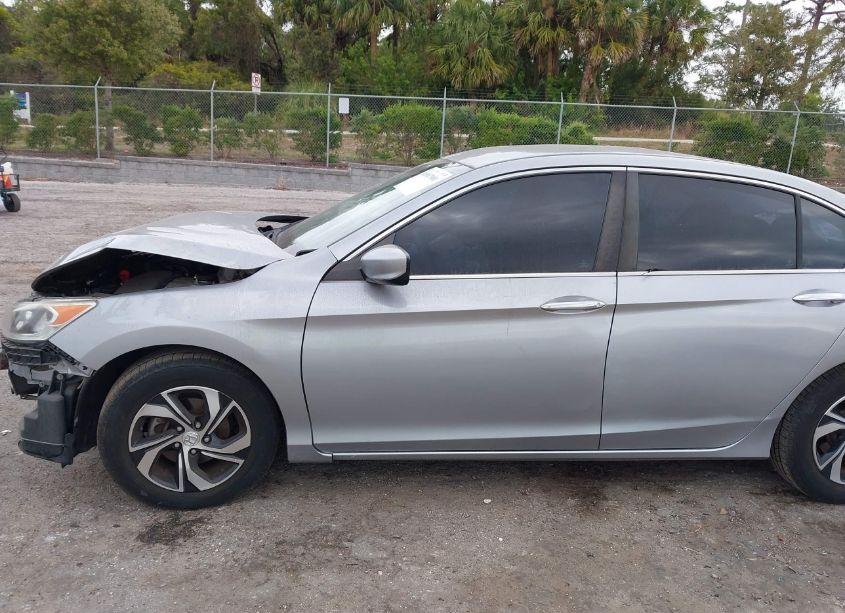 Photo 15 of 2017 Honda Accord LX (VIN 1HGCR2F33HA210759)