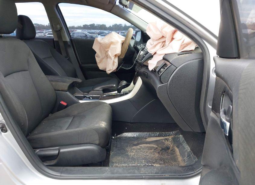 Photo 5 of 2017 Honda Accord LX (VIN 1HGCR2F33HA210759)