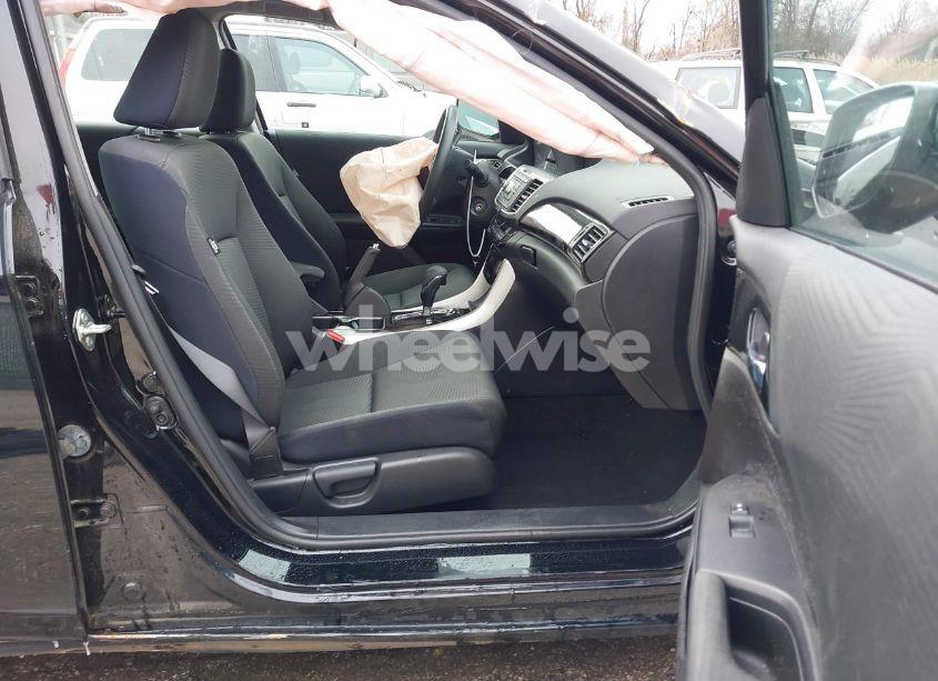 Photo 5 of 2017 Honda Accord LX (VIN 1HGCR2F33HA224161)