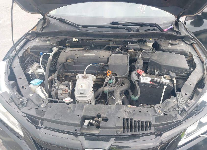 Photo 10 of 2017 Honda Accord LX (VIN 1HGCR2F33HA262747)