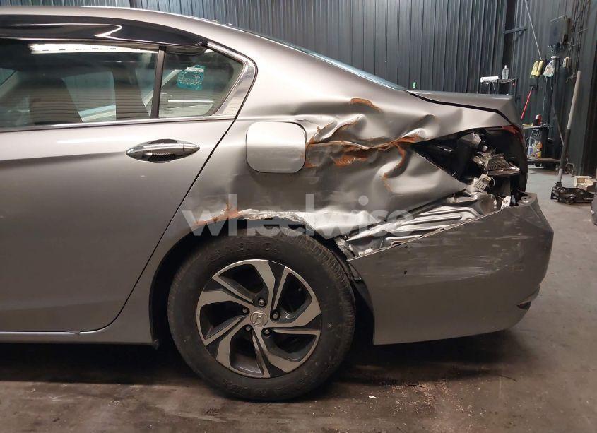 Photo 17 of 2017 Honda Accord LX (VIN 1HGCR2F33HA308867)