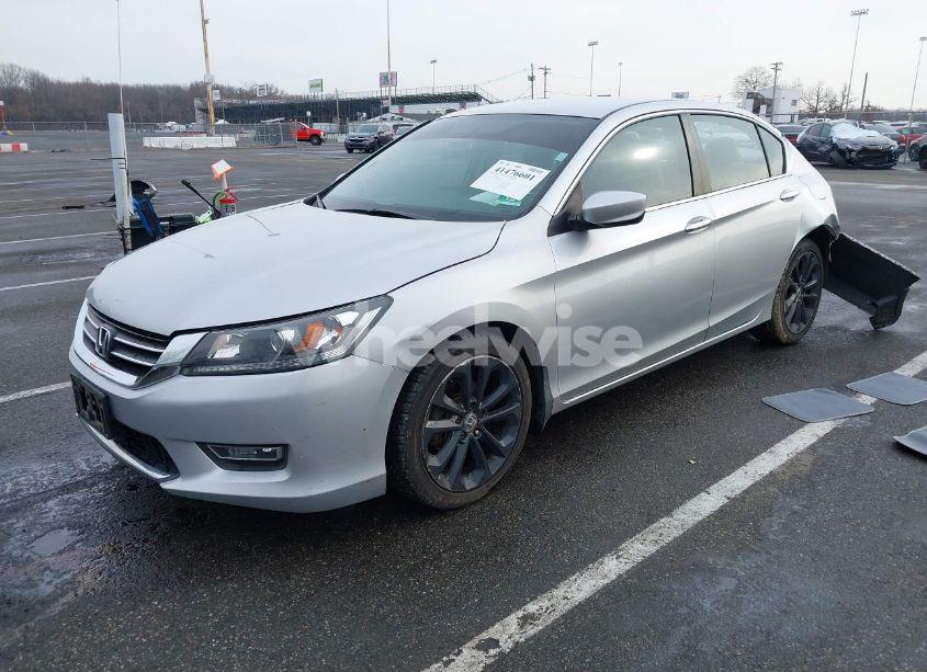 Photo 2 of 2013 Honda Accord LX (VIN 1HGCR2F34DA079688)