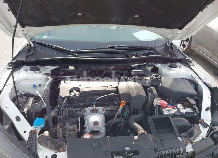 Photo 10 of 2013 Honda Accord LX (VIN 1HGCR2F34DA133216)