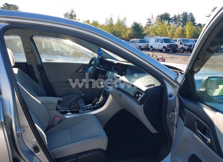 Photo 5 of 2013 Honda Accord LX (VIN 1HGCR2F34DA149318)