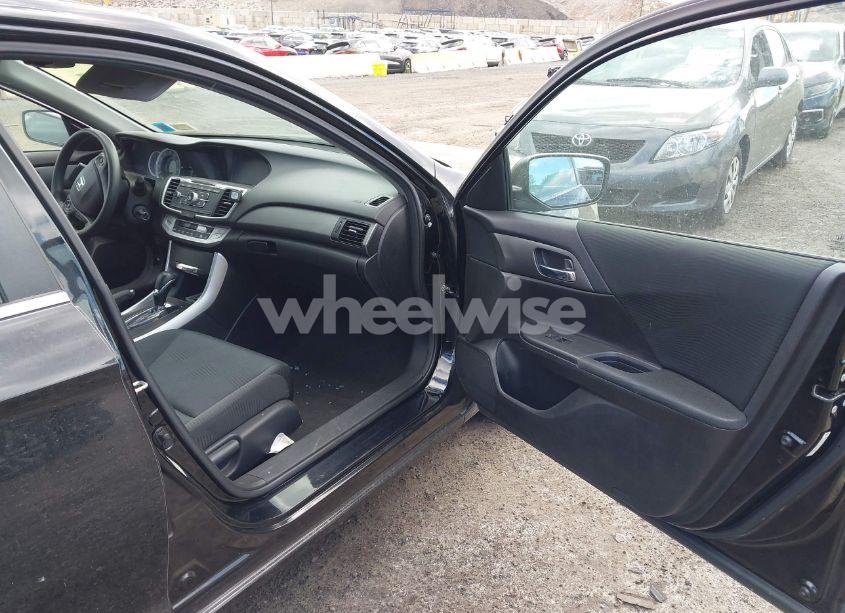 Photo 5 of 2014 Honda Accord LX (VIN 1HGCR2F34EA073021)