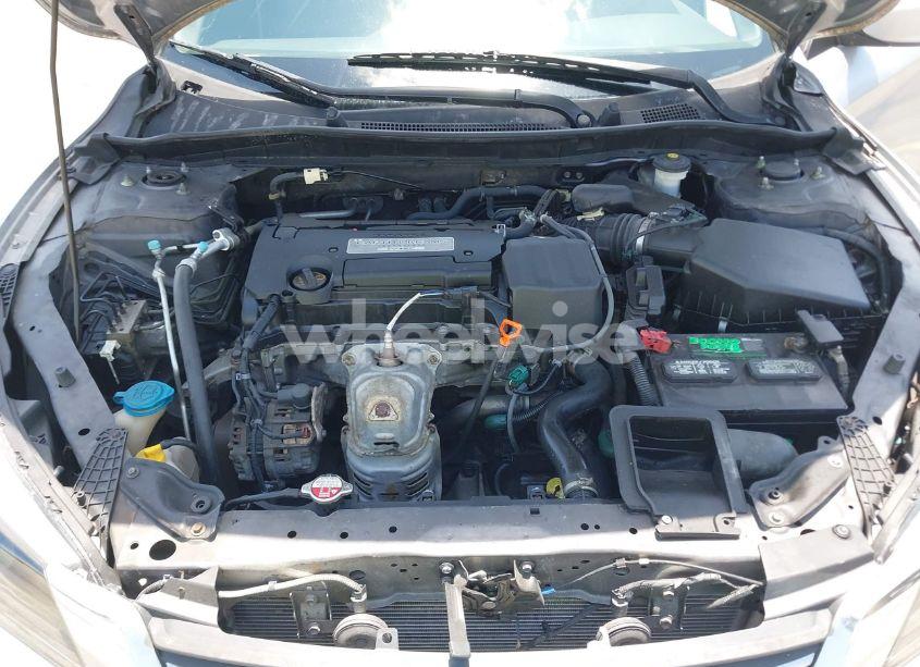 Photo 10 of 2014 Honda Accord LX (VIN 1HGCR2F34EA156853)