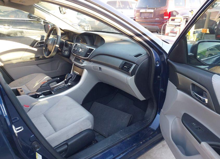 Photo 5 of 2015 Honda Accord LX (VIN 1HGCR2F34FA090967)