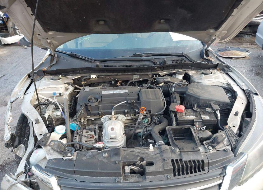 Photo 10 of 2015 Honda Accord LX (VIN 1HGCR2F34FA174352)