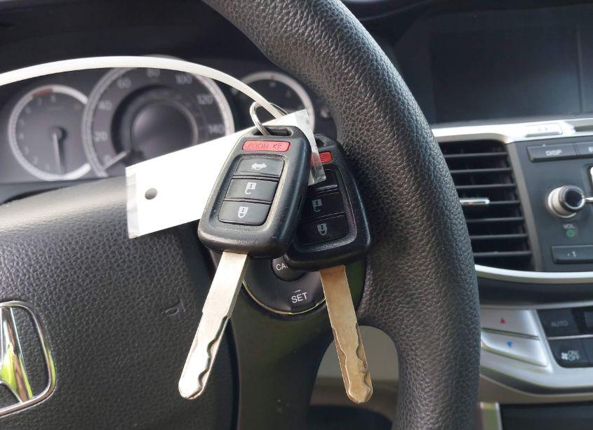 Photo 11 of 2015 Honda Accord LX (VIN 1HGCR2F34FA174352)