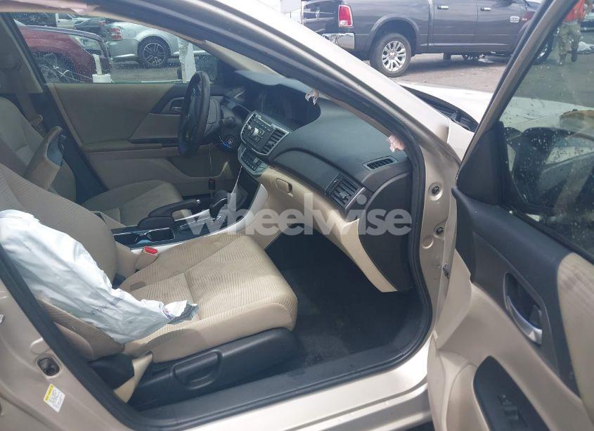 Photo 5 of 2015 Honda Accord LX (VIN 1HGCR2F34FA215465)