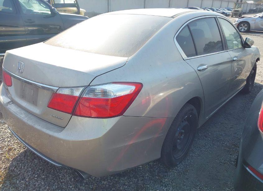 Photo 4 of 2015 Honda Accord LX (VIN 1HGCR2F34FA268649)