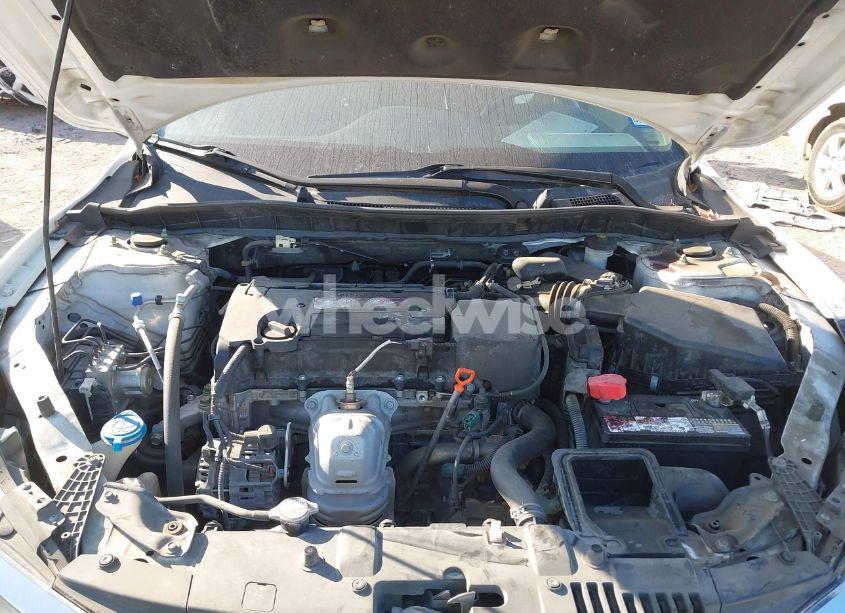 Photo 10 of 2016 Honda Accord LX (VIN 1HGCR2F34GA018524)