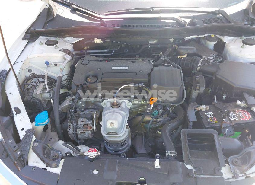 Photo 10 of 2016 Honda Accord LX (VIN 1HGCR2F34GA106540)