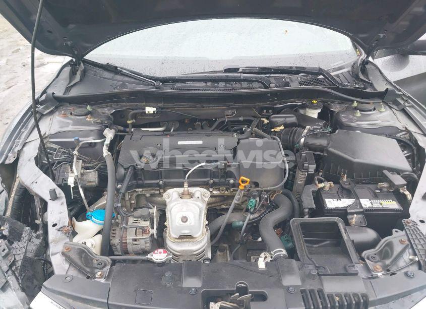 Photo 10 of 2016 Honda Accord LX (VIN 1HGCR2F34GA131437)