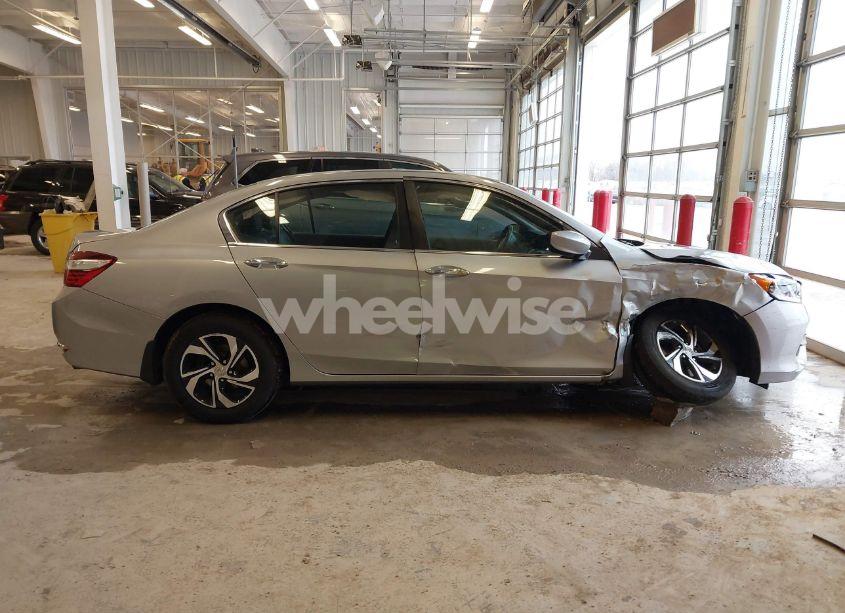 Photo 13 of 2016 Honda Accord LX (VIN 1HGCR2F34GA133432)