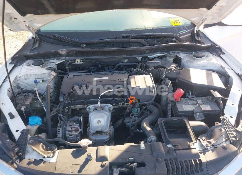 Photo 10 of 2017 Honda Accord LX (VIN 1HGCR2F34HA011736)