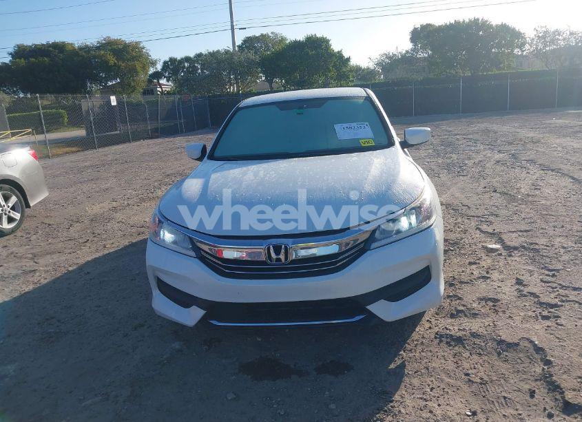 Photo 12 of 2017 Honda Accord LX (VIN 1HGCR2F34HA011736)