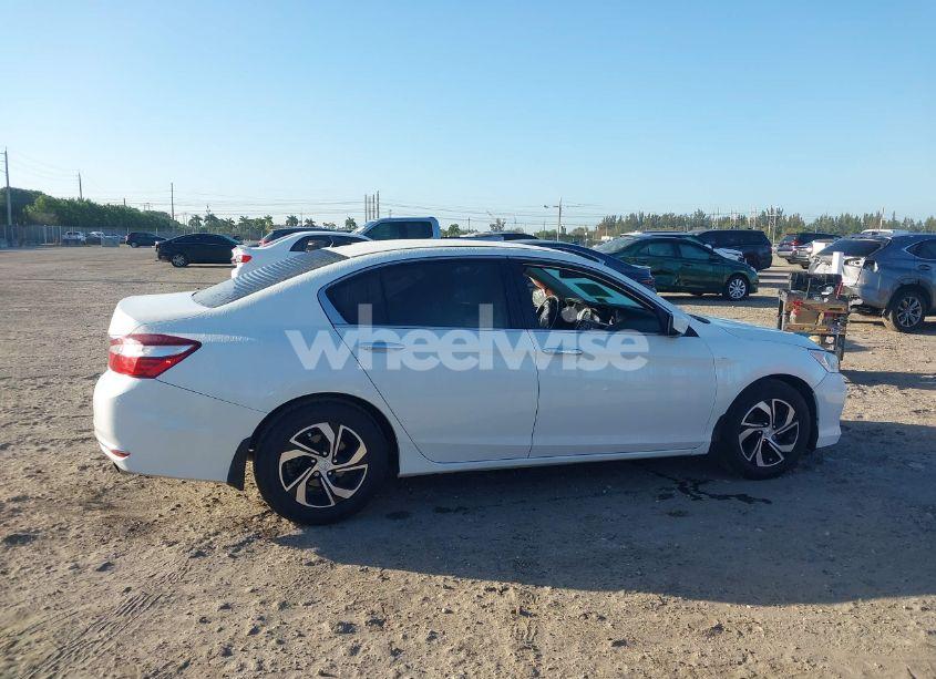 Photo 13 of 2017 Honda Accord LX (VIN 1HGCR2F34HA011736)