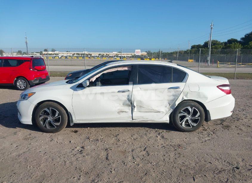 Photo 14 of 2017 Honda Accord LX (VIN 1HGCR2F34HA011736)