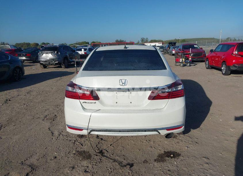 Photo 16 of 2017 Honda Accord LX (VIN 1HGCR2F34HA011736)