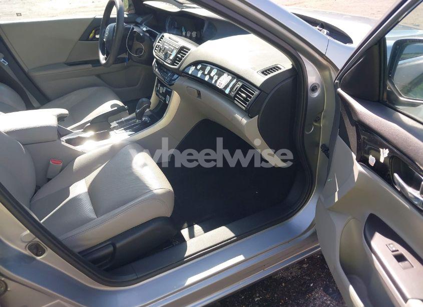 Photo 5 of 2017 Honda Accord LX (VIN 1HGCR2F34HA050049)