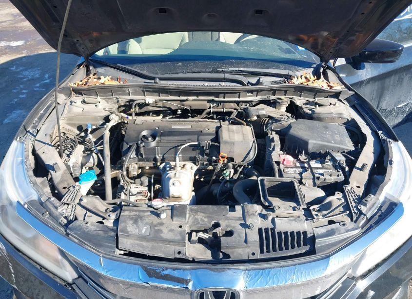 Photo 10 of 2017 Honda Accord LX (VIN 1HGCR2F34HA061942)