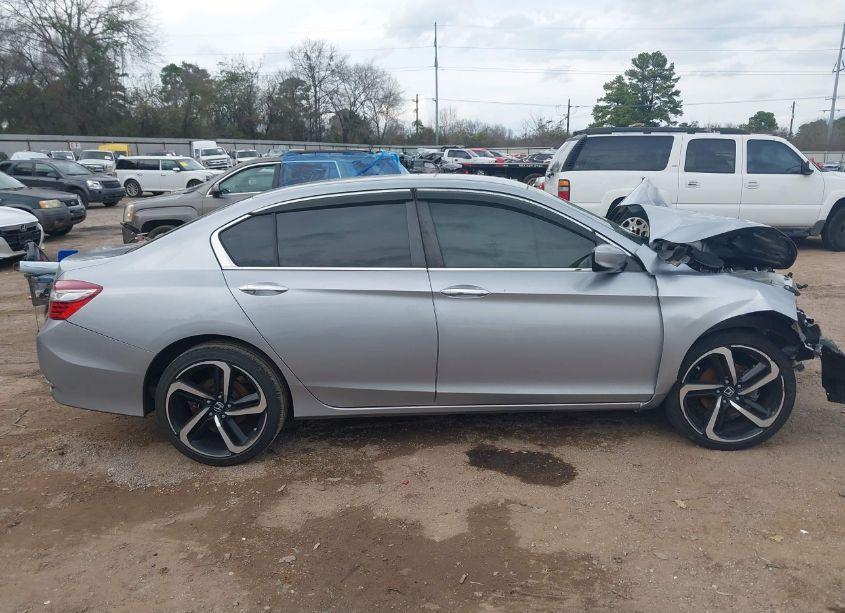Photo 14 of 2017 Honda Accord LX (VIN 1HGCR2F34HA178100)
