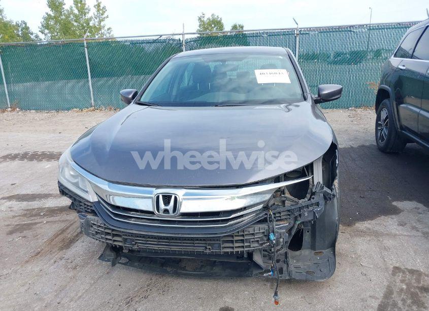 Photo 13 of 2017 Honda Accord LX (VIN 1HGCR2F34HA207367)