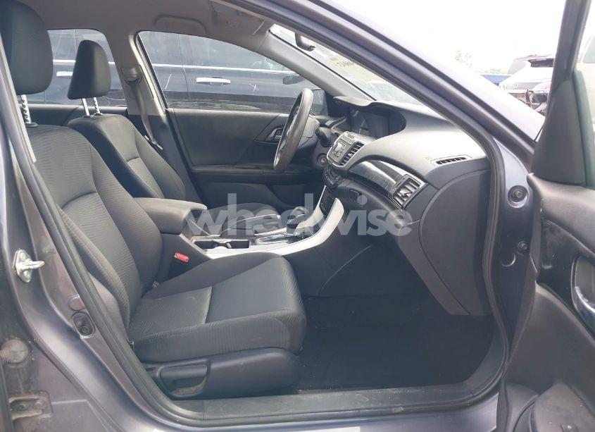 Photo 5 of 2017 Honda Accord LX (VIN 1HGCR2F34HA207367)