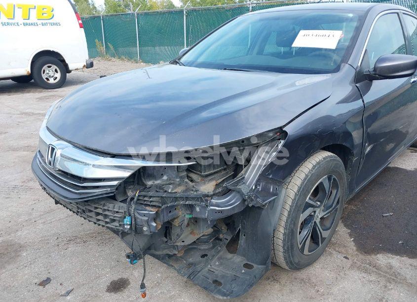 Photo 6 of 2017 Honda Accord LX (VIN 1HGCR2F34HA207367)
