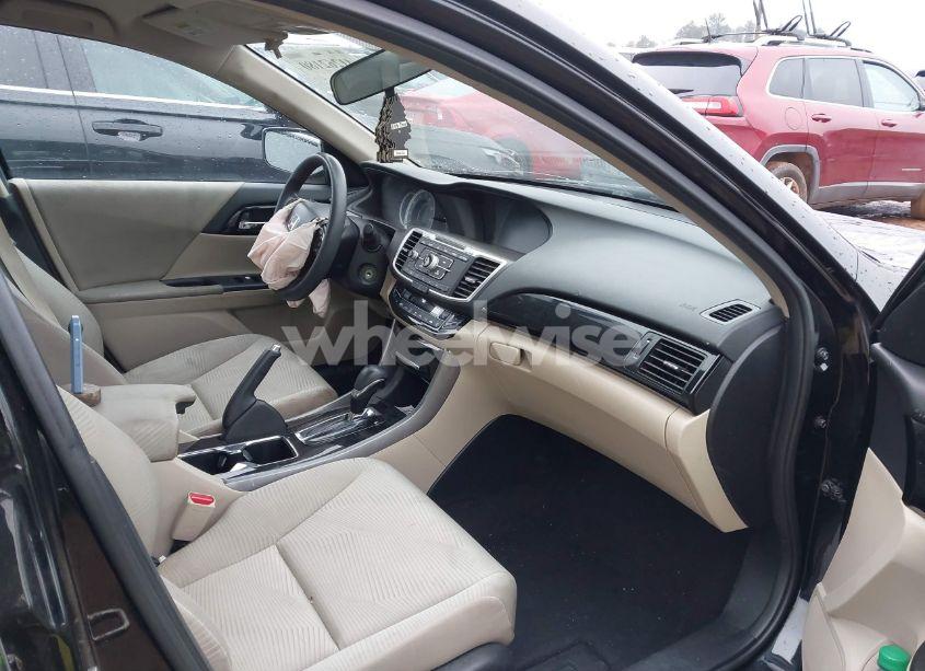 Photo 5 of 2017 Honda Accord LX (VIN 1HGCR2F34HA212374)