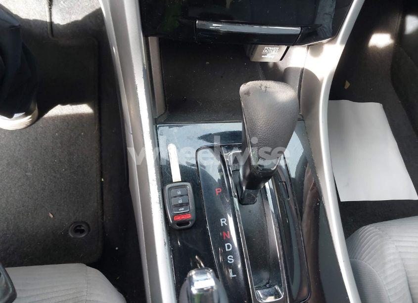 Photo 11 of 2017 Honda Accord LX (VIN 1HGCR2F34HA246332)