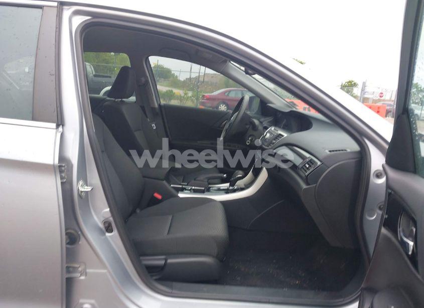 Photo 5 of 2017 Honda Accord LX (VIN 1HGCR2F34HA279296)