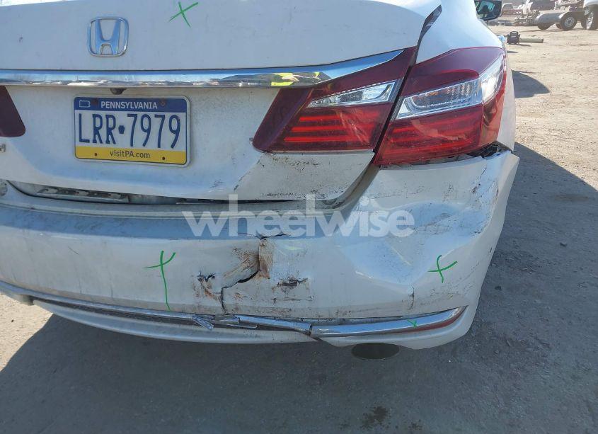 Photo 6 of 2017 Honda Accord LX (VIN 1HGCR2F34HA298799)