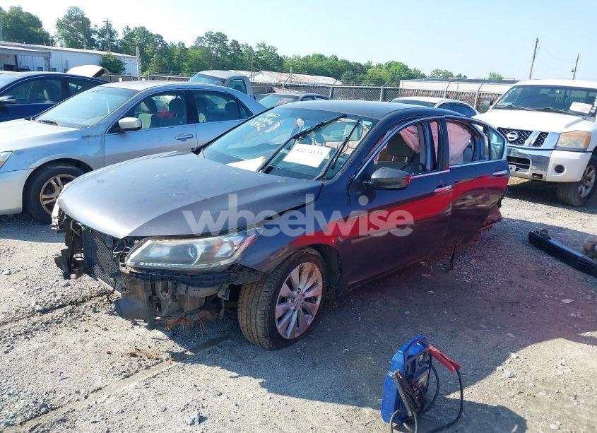 Photo 2 of 2013 Honda Accord LX (VIN 1HGCR2F35DA021542)