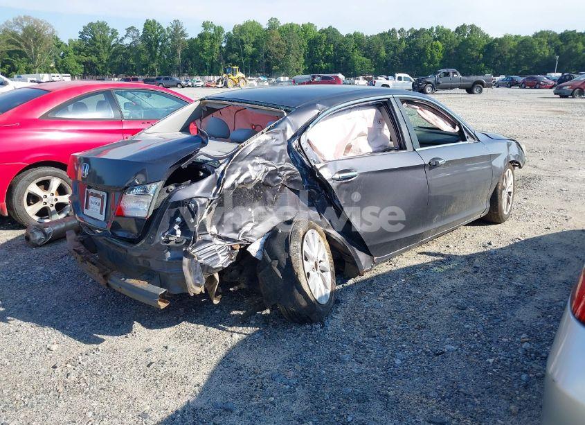 Photo 4 of 2013 Honda Accord LX (VIN 1HGCR2F35DA021542)