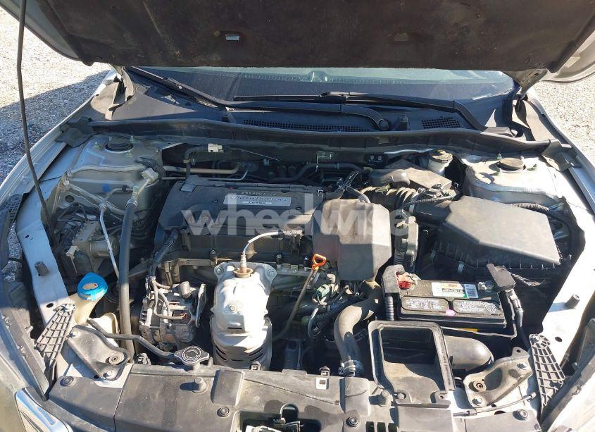 Photo 10 of 2013 Honda Accord LX (VIN 1HGCR2F35DA053553)