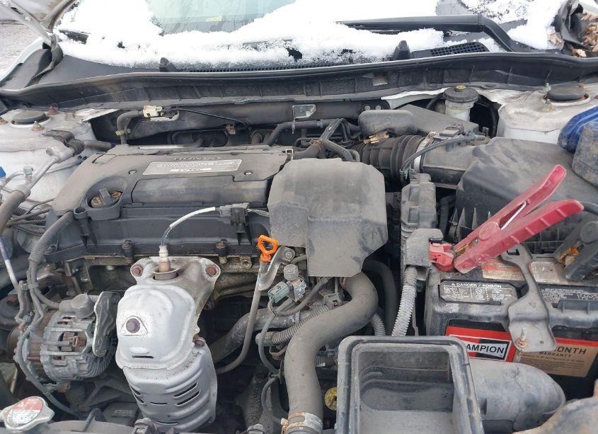 Photo 10 of 2013 Honda Accord LX (VIN 1HGCR2F35DA064780)