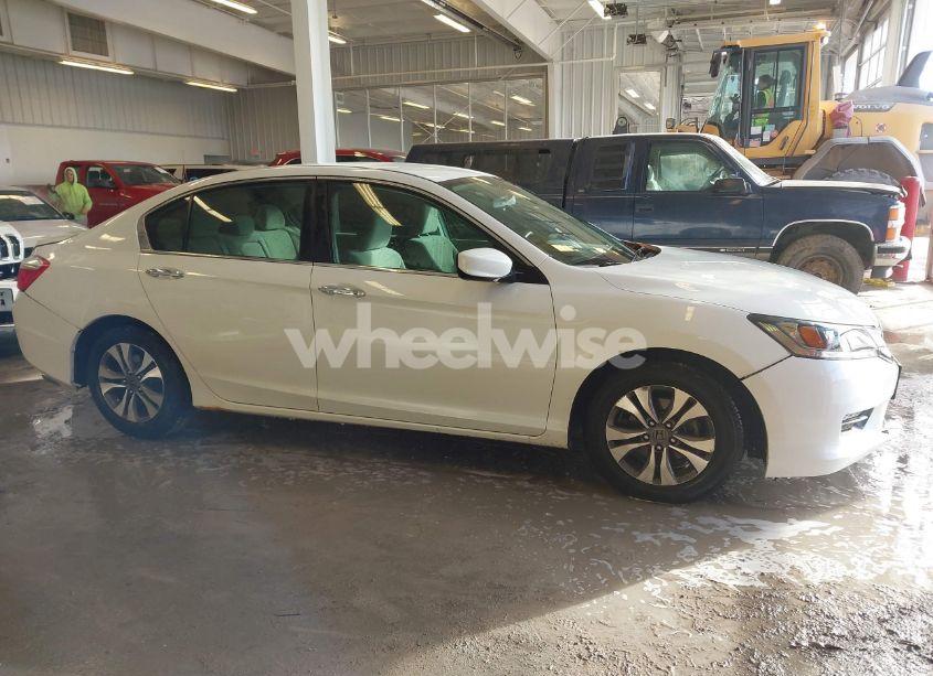 Photo 13 of 2013 Honda Accord LX (VIN 1HGCR2F35DA084124)