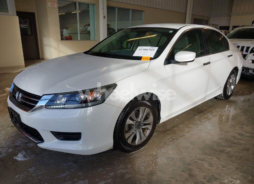 Photo 2 of 2013 Honda Accord LX (VIN 1HGCR2F35DA084124)